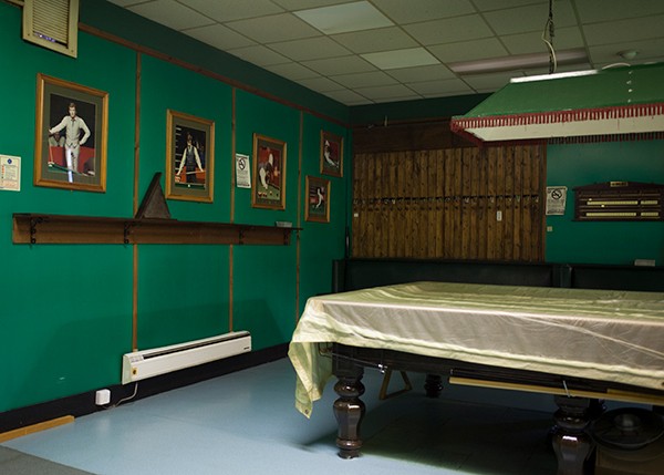 http://alishia.apistos.com:443/files/gimgs/th-33_fairfield working mens club - pool room.jpg